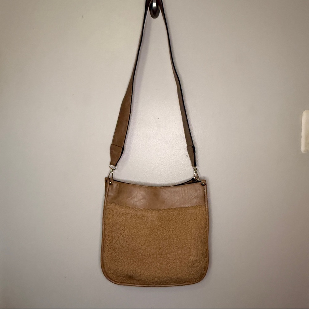 Jen & Co Stylish Tan Crossbody Bag